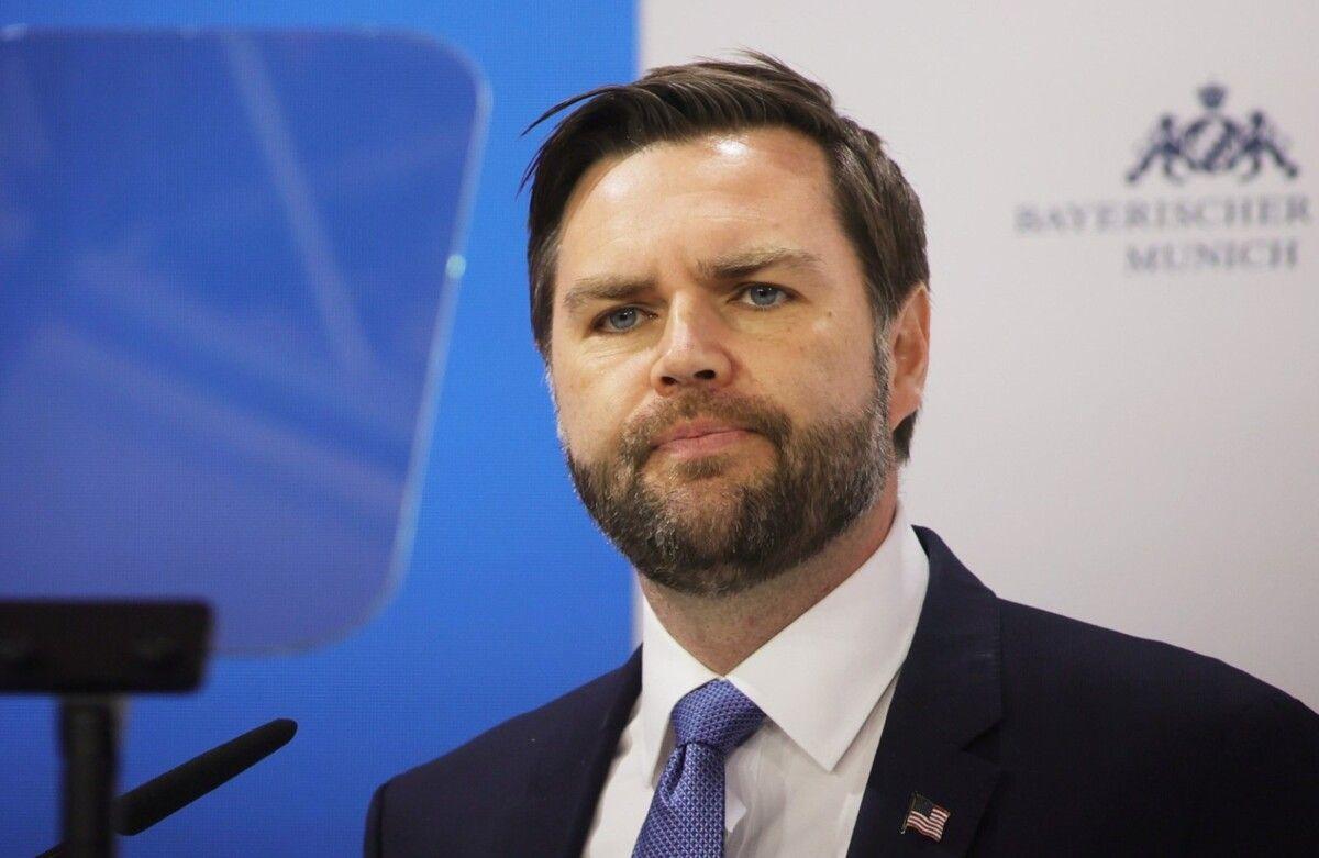 فانس: ترامب سيعارض نشر الأسلحة النووية في أوروبا الشرقية