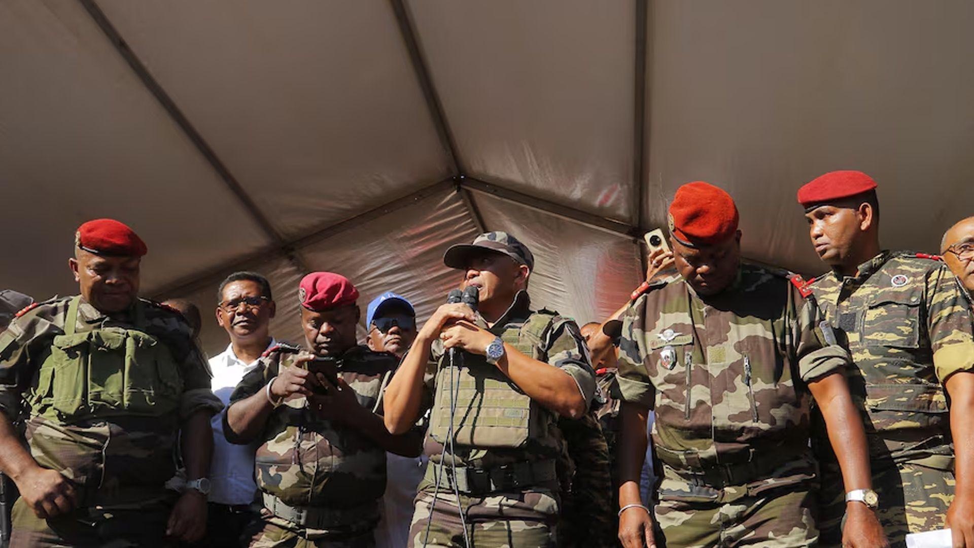 ماداگاسکار؛ سەرۆک هەڵات و سوپا دەسەڵاتی گرتە دەست