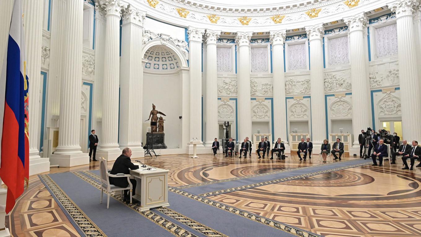 Western intelligence will not hinder us in Ukraine, Kremlin