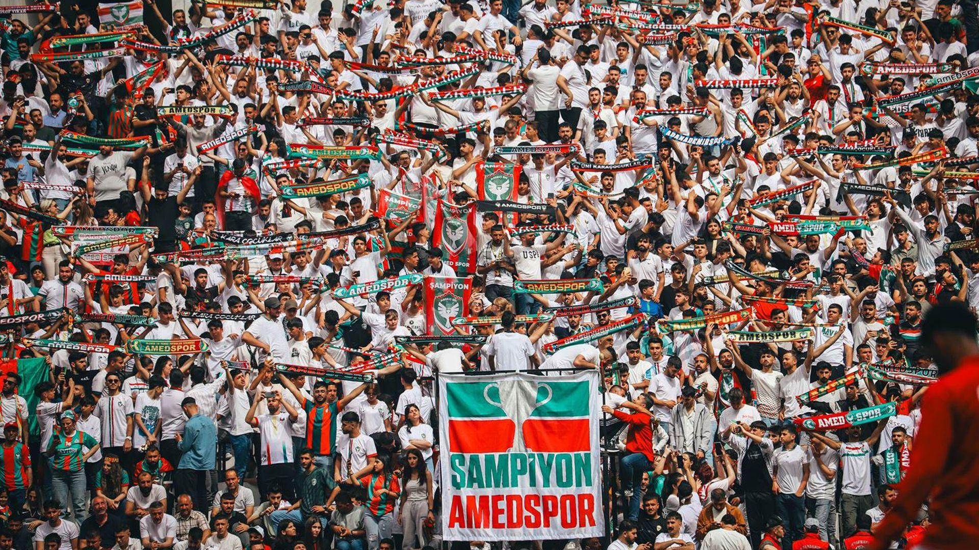 بەهۆی نوسین بە زمانی كوردی یانەی ئامەد سپۆر سزای بەسەردا سەپێنرا