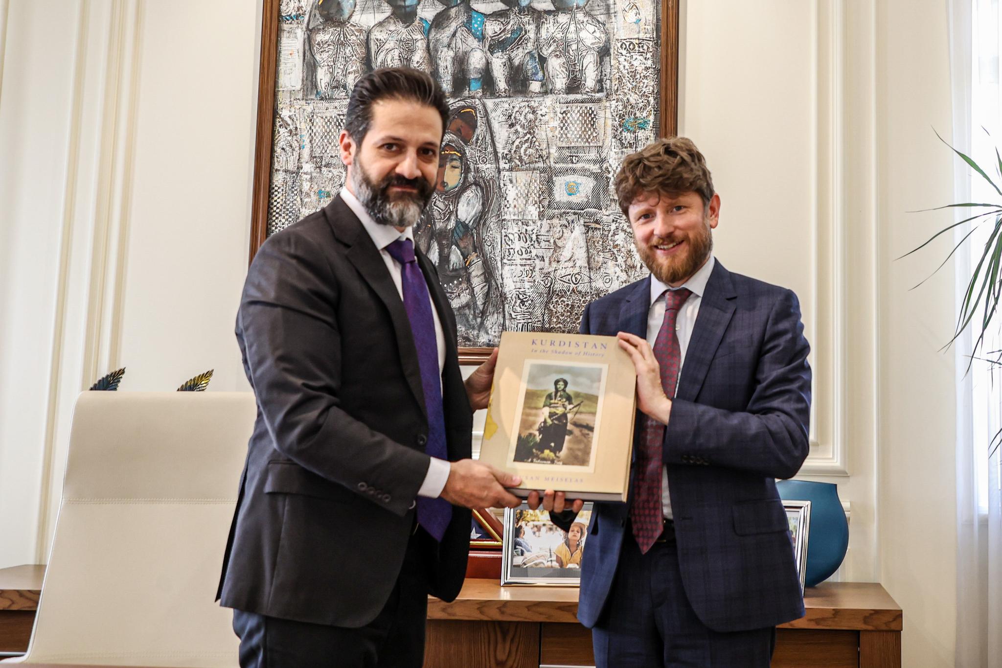 Qubad Talabani’s farewell gift for French Consul General is a book on Kurdistan history