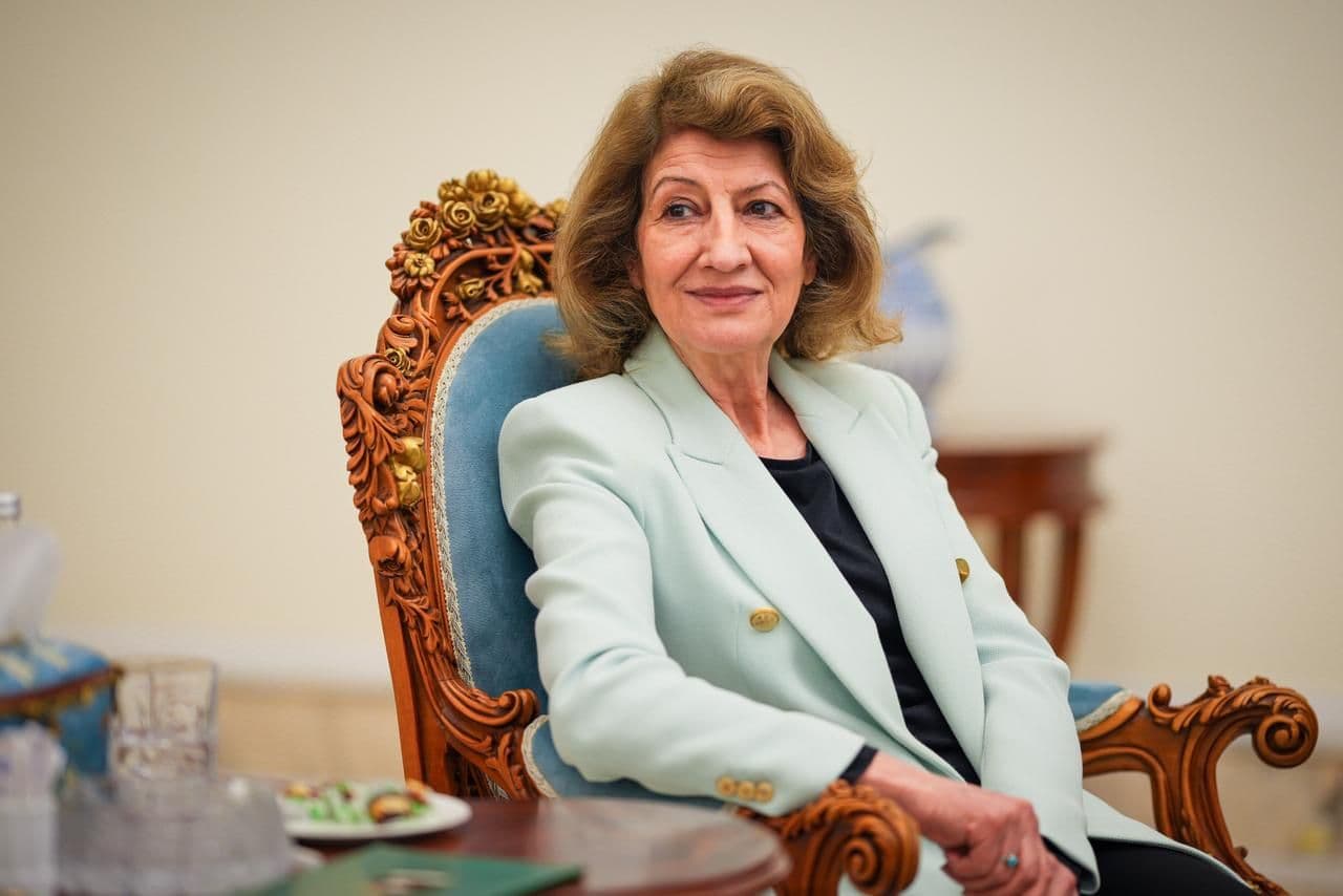 article gallery image