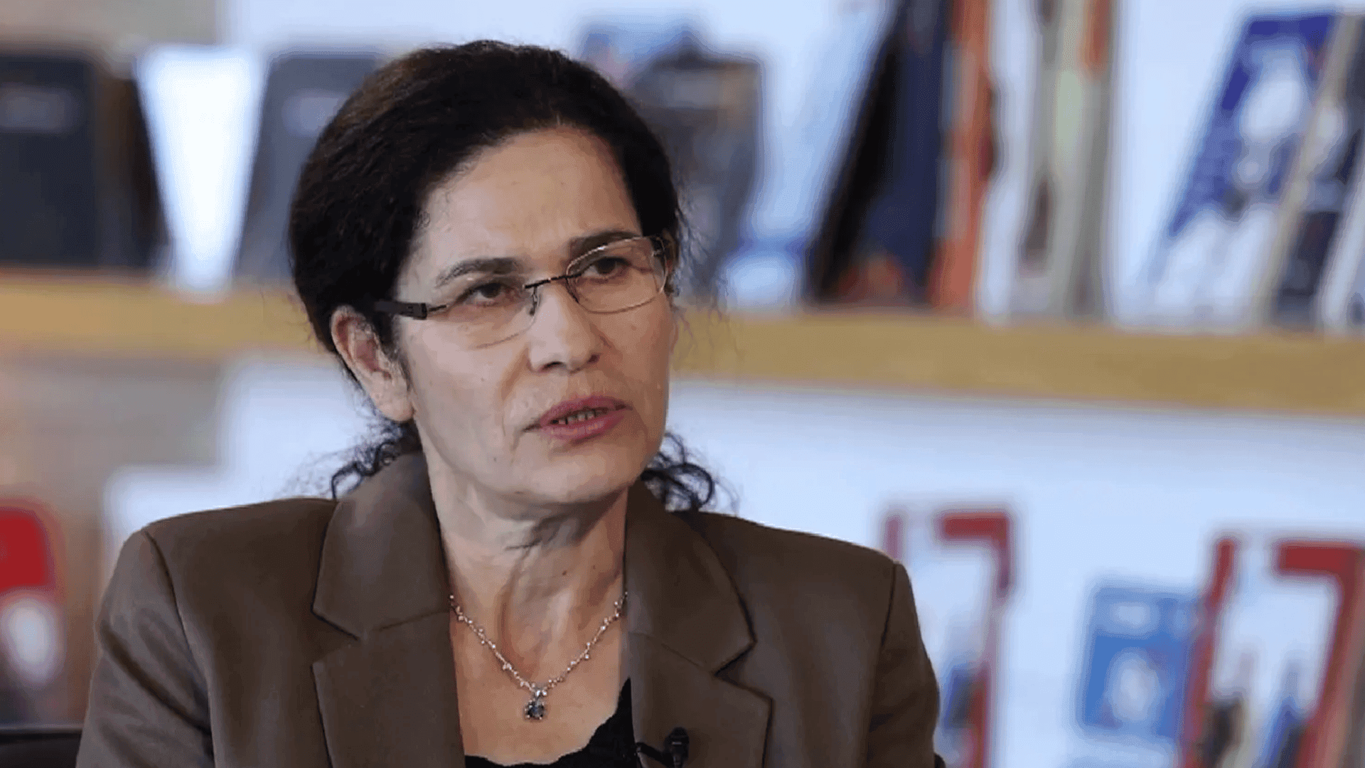 ئیلهام ئەحمەد: پێویستە حكومەتی سوریا واز لە مەركەزیەت بهێنێت