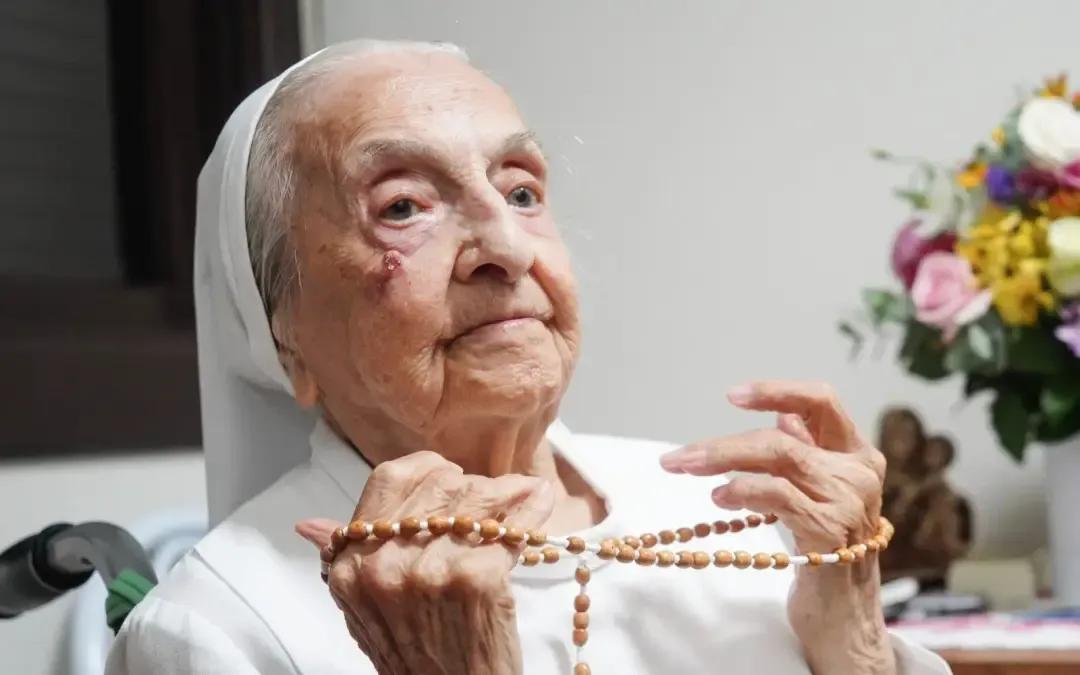 وفاة عميدة سن البشرية الراهبة البرازيلية إينا كانابارو لوكاس عن 116 عاما و326 يوما