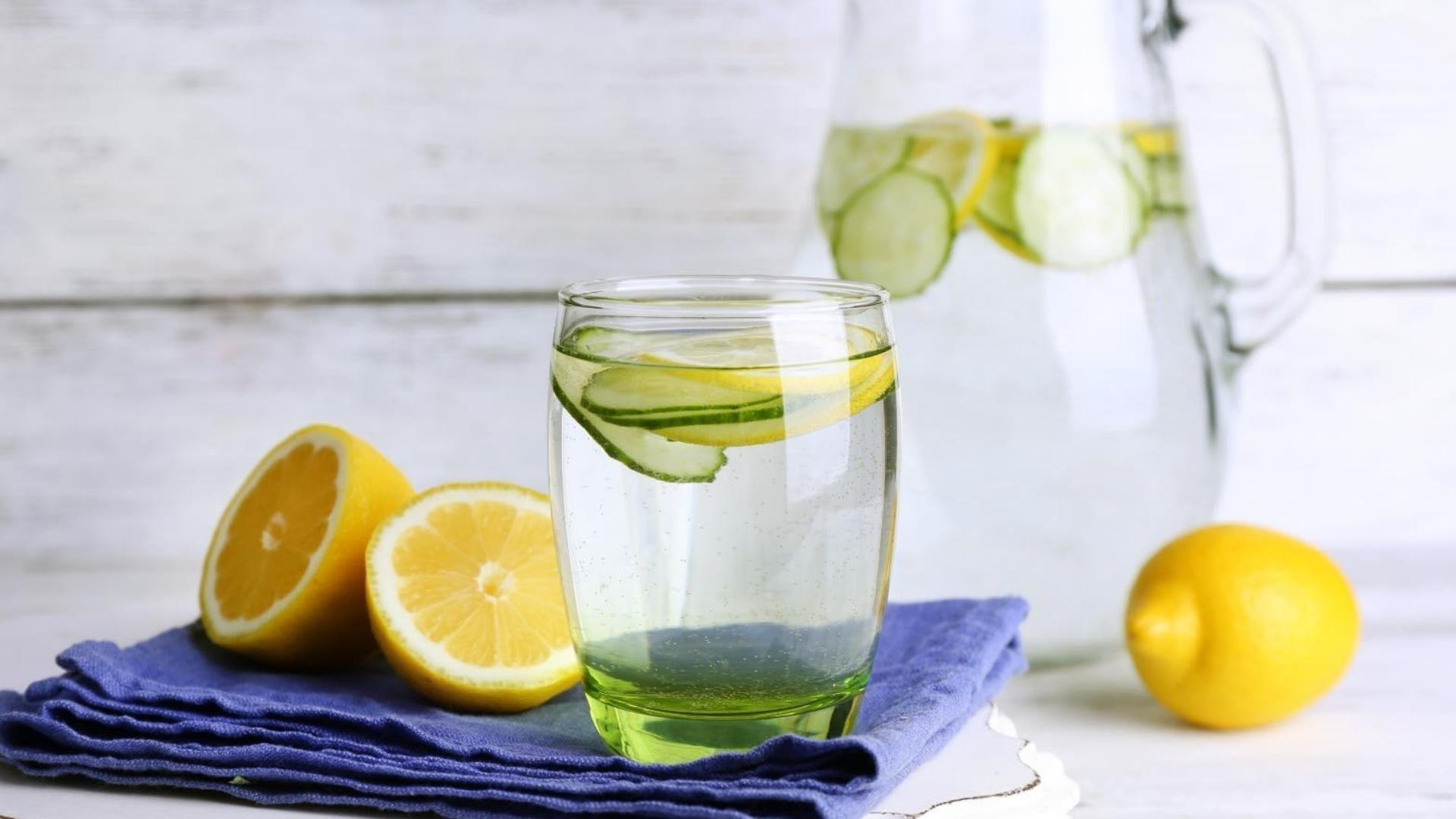 هل يساعد الماء مع الليمون على خسارة الوزن؟