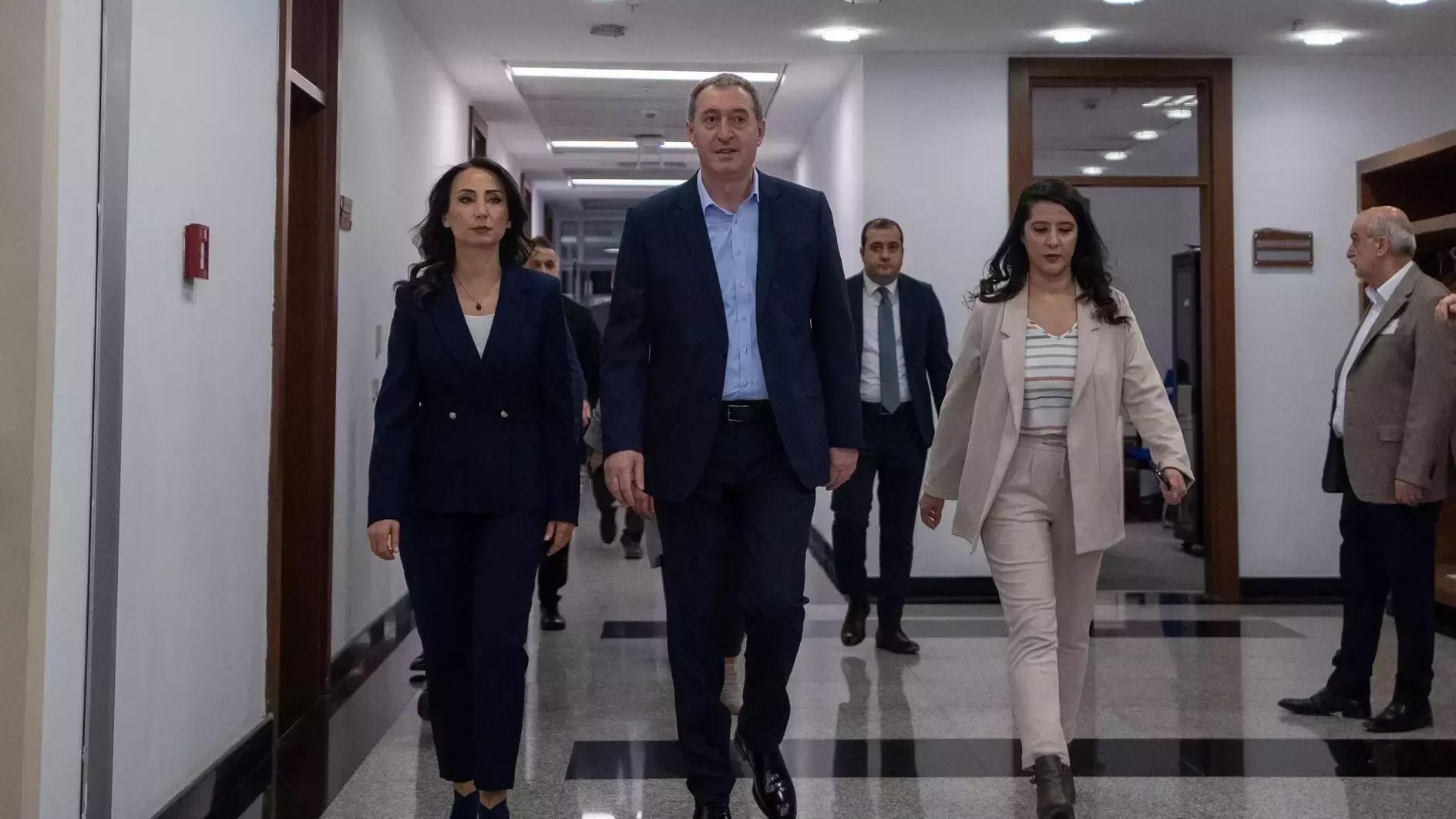 کۆبوونەوەی دەمپارتی و جەهەپە کۆتاییهات