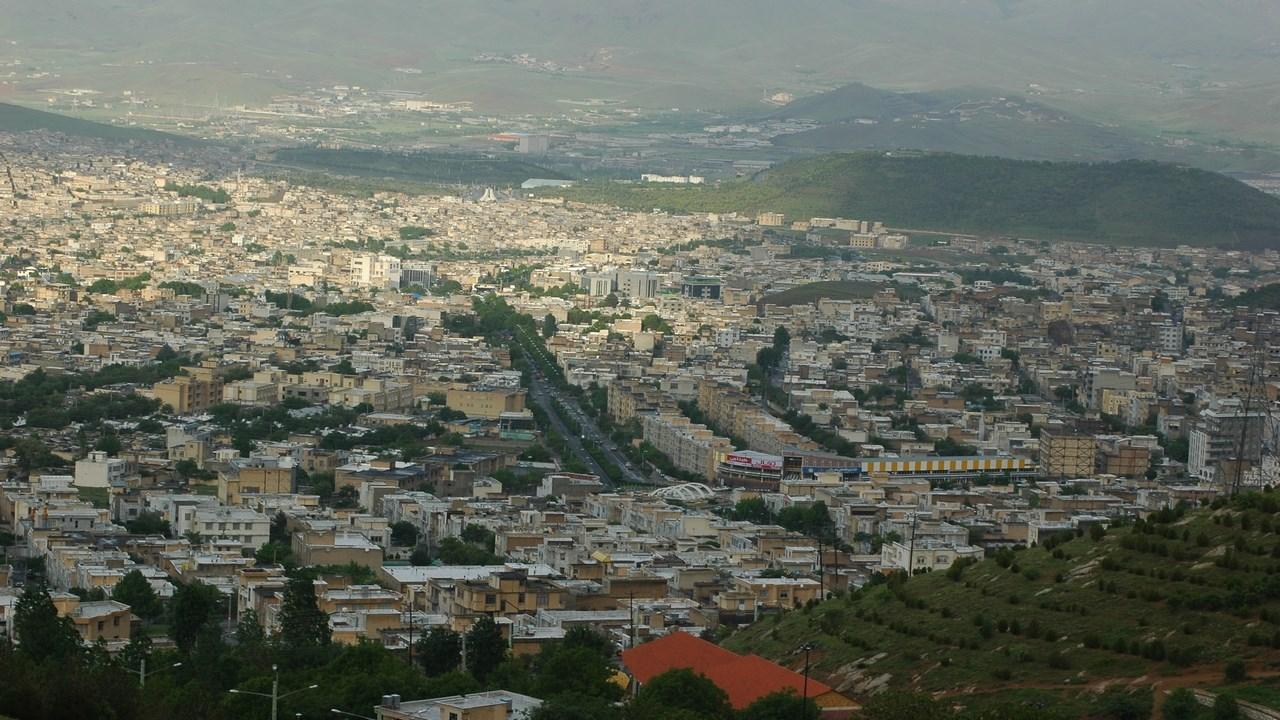 پیاوێک لە سنە ھاوسەرەکەی و چەند کەسێکی تری کوشت