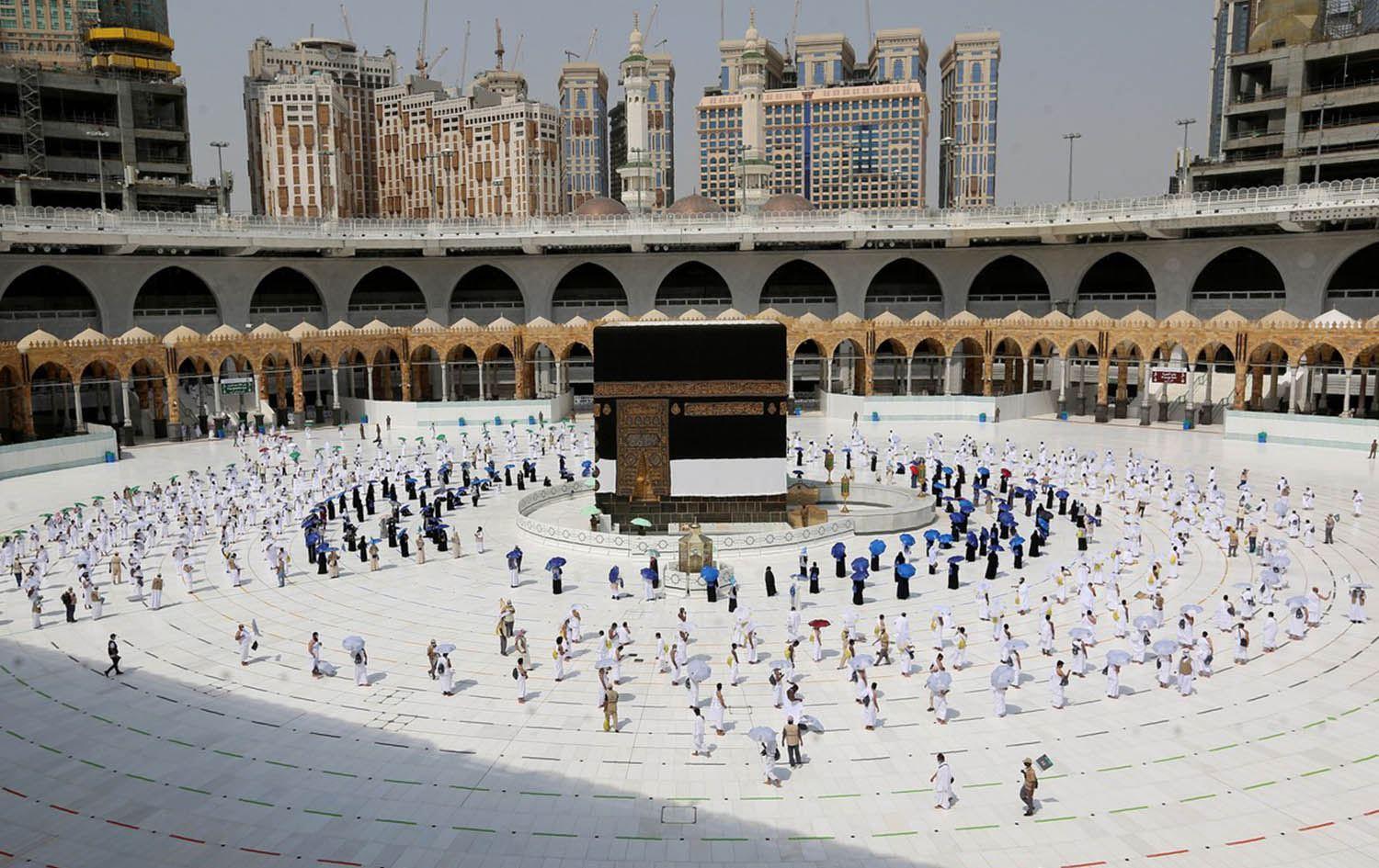 ئەنجامدانی گەشتی عومرە دەستپێدەکاتەوە