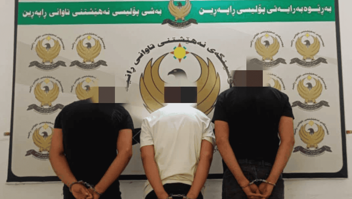 دەستگیرکردنی سێ کەس بە تۆمەتی دزینی ئۆتۆمبیل لە چوارقوڕنە