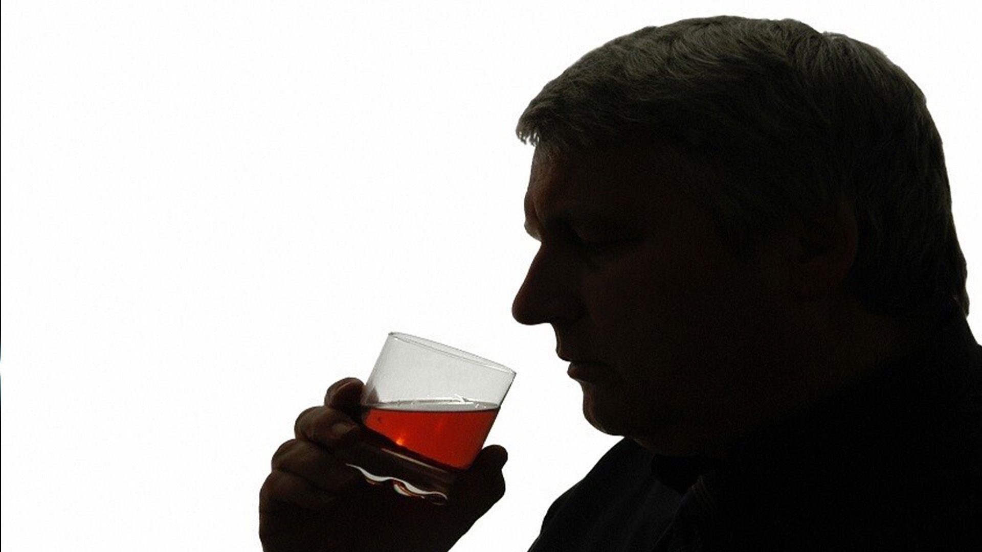 دەرونناسێک: کحول چەکێکی کوشندەیە بۆ جەستە