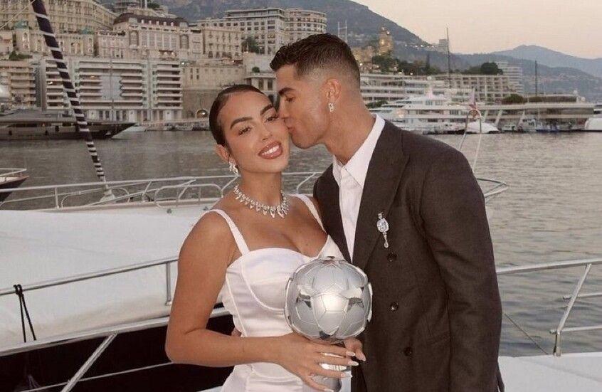 رونالدو يعلن موعد زفافه من جورجينا
