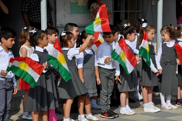 وەزارەتی پەروەردە: نابێت بۆ یەکپۆشی فشار لەسەر خوێندکاران دروست بکرێت