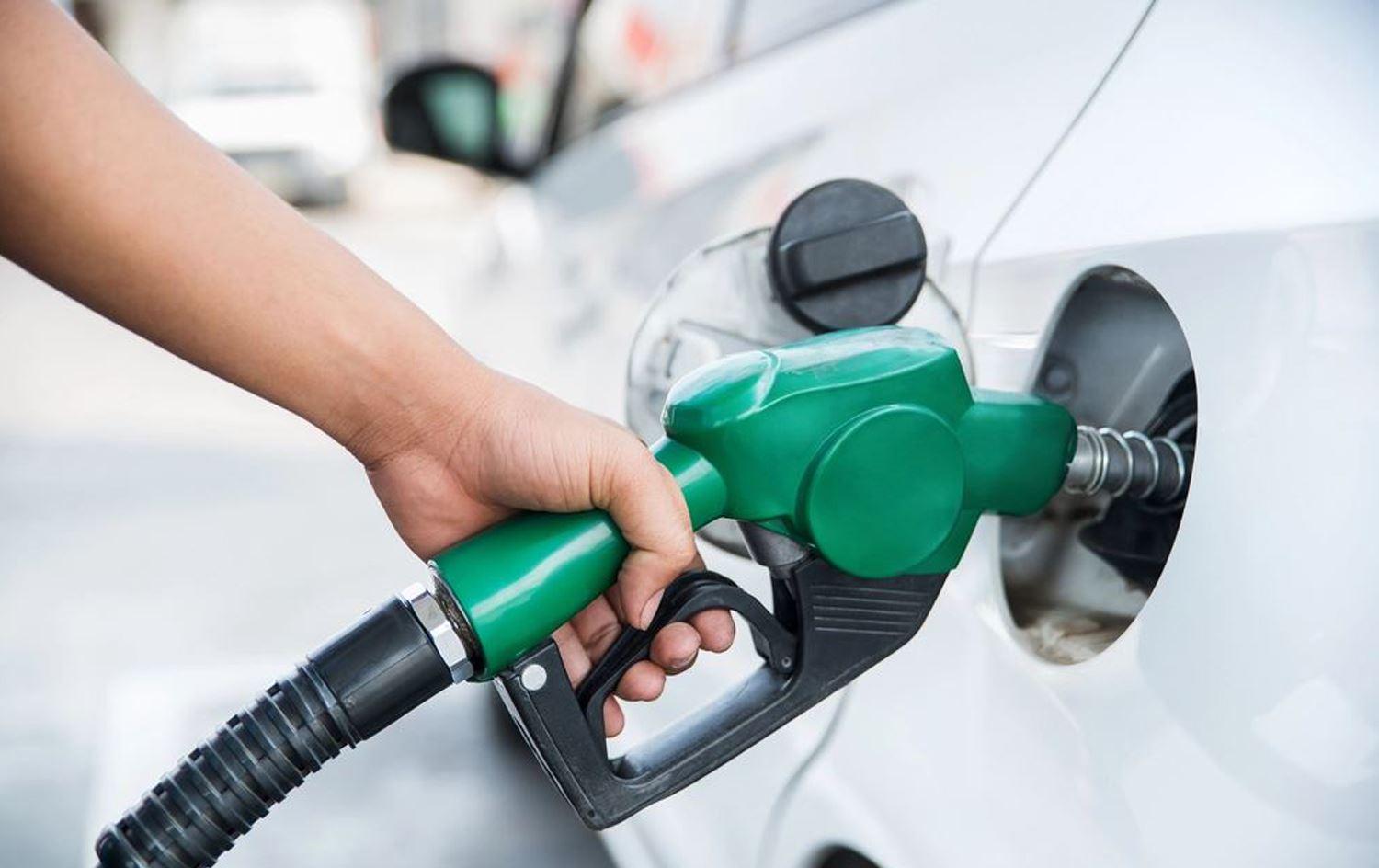 لە بەنزینخانەکانی ھەرێم نرخی لیترێک بەنزین ٢٥ دیناری تر بەرزبووەوە