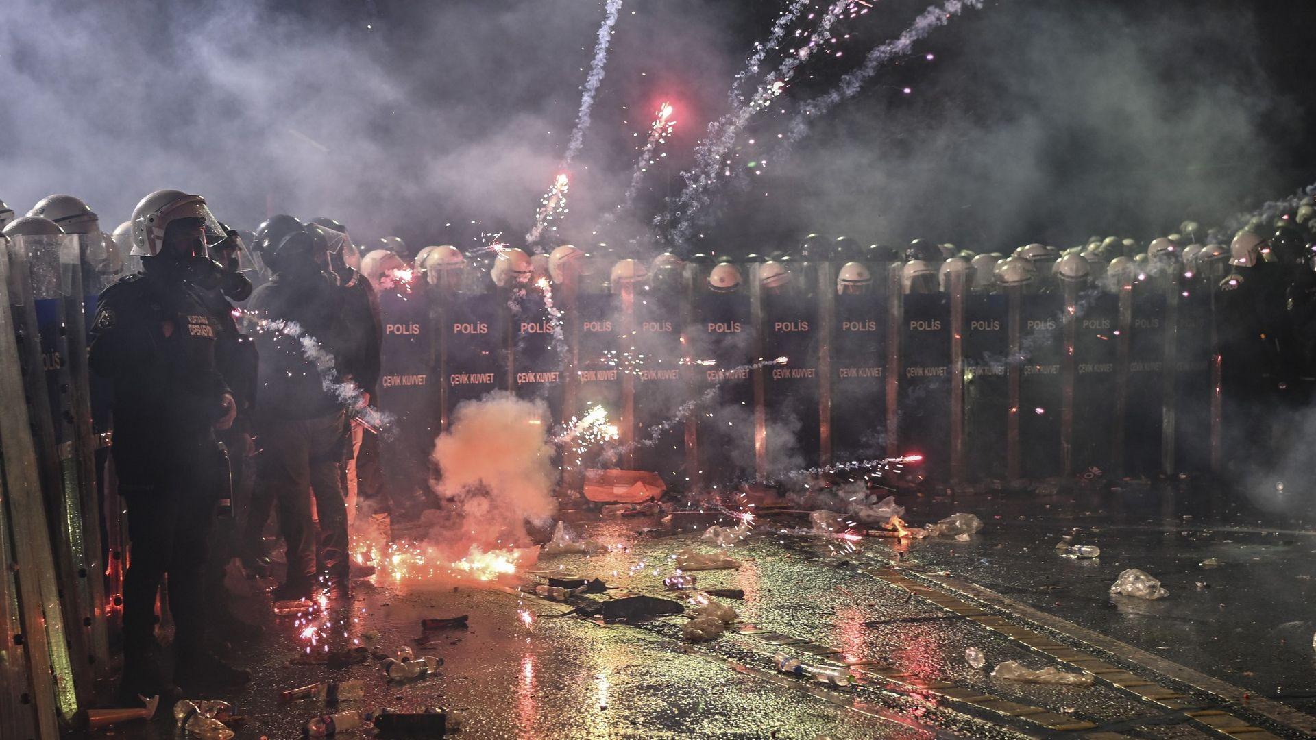 لە سەرەتای دەستپێكردنی خۆپیشاندانەكانەوە لە توركیا 1133 كەس دەستگیركراون