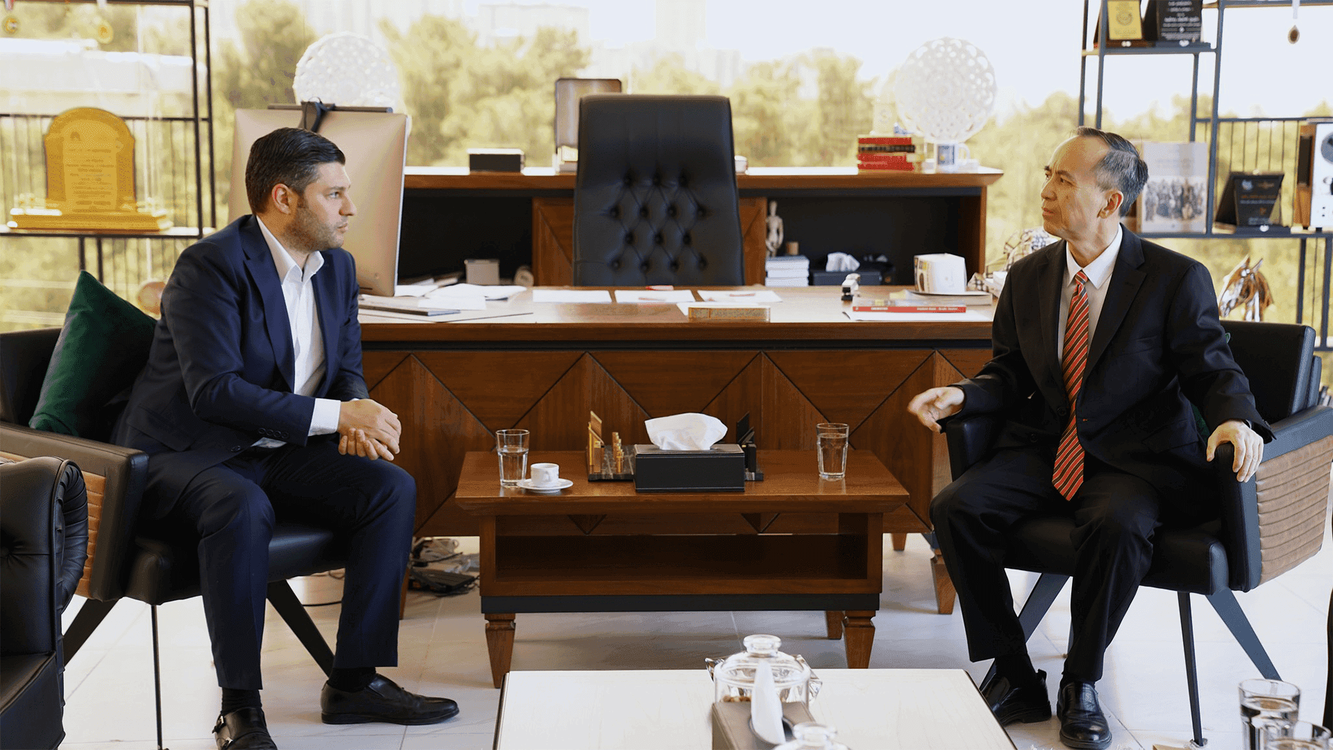 کونسوڵی گشتیی چین لە هەرێمی کوردستان سەردانی دەزگای میدیایی کوردساتی کرد