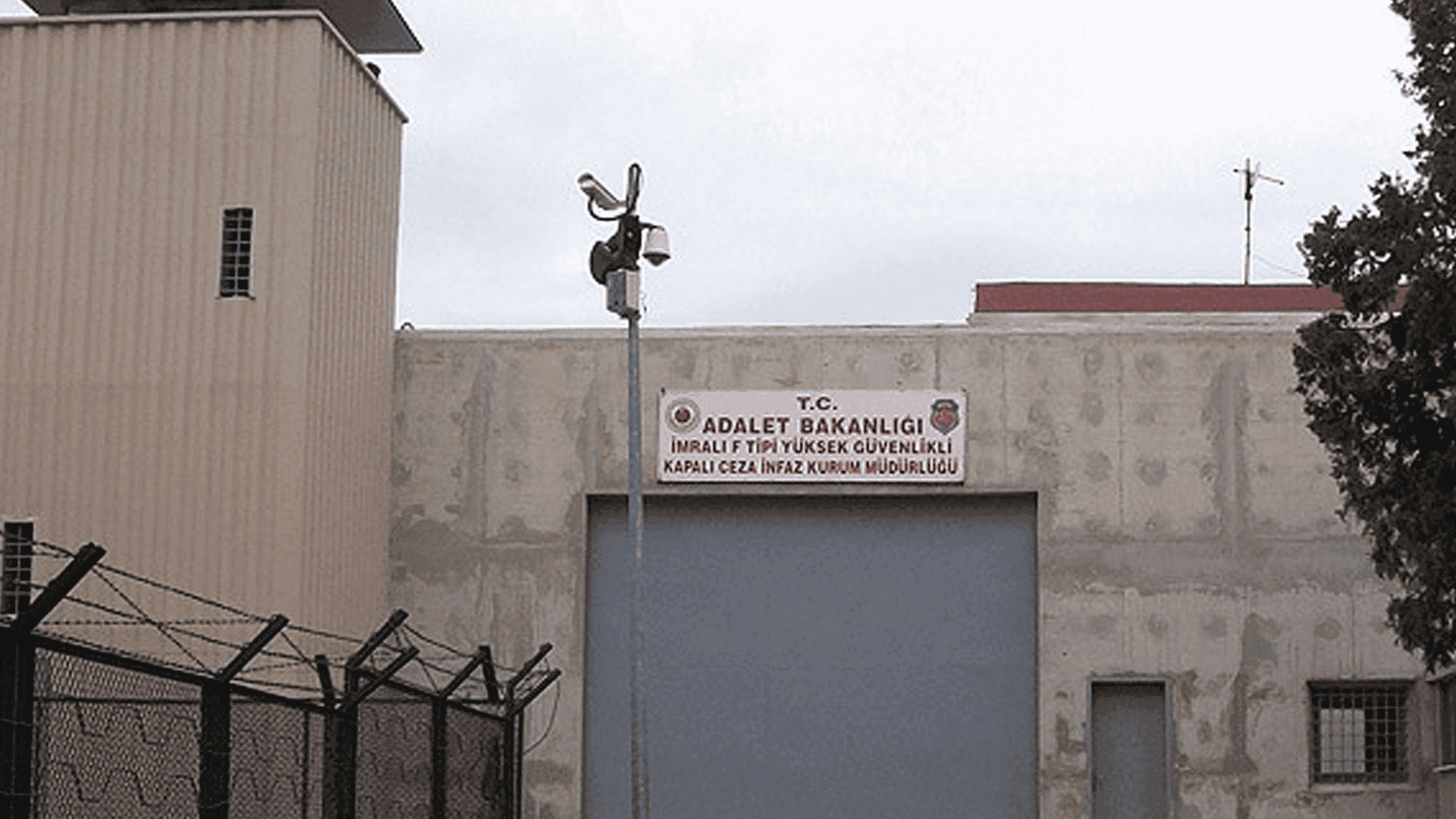 کۆمسیۆنی ئاشتی لە پەرلەمانی تورکیا سەردانی ئیمڕاڵی دەکەن