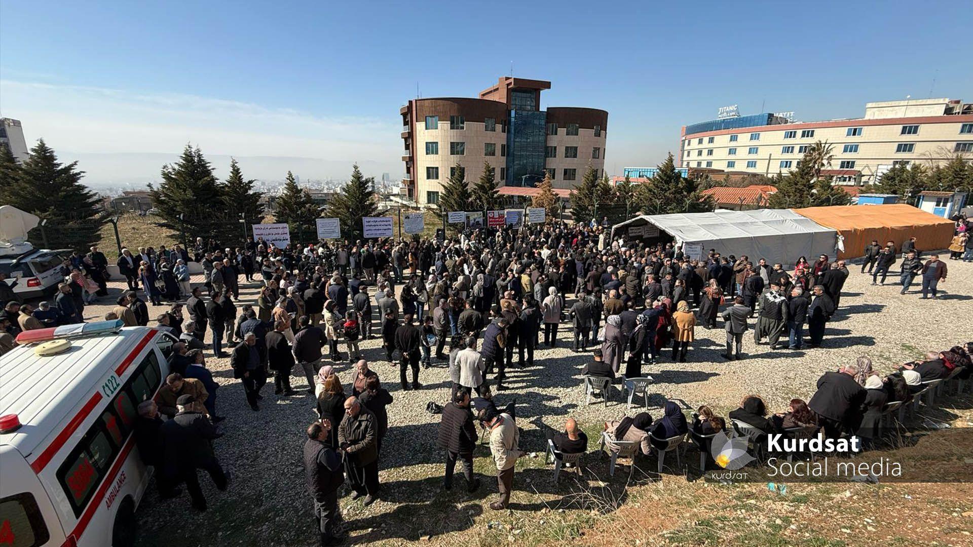 بۆ حەوتەم رۆژ لەسەریەک؛ مانگرتنی مامۆستایان و فەرمانبەران لە سلێمانی بەردەوامە