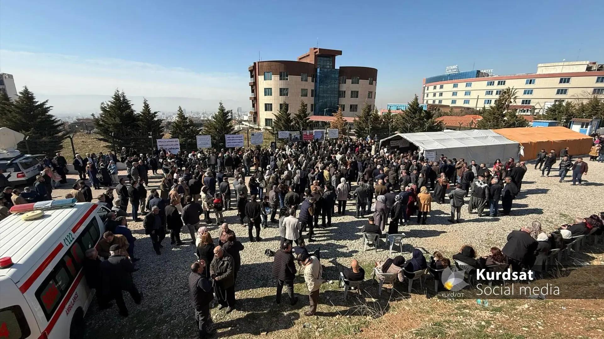 وصول نواب من بغداد إلى خيم اعتصام موظفي الإقليم في السليمانية