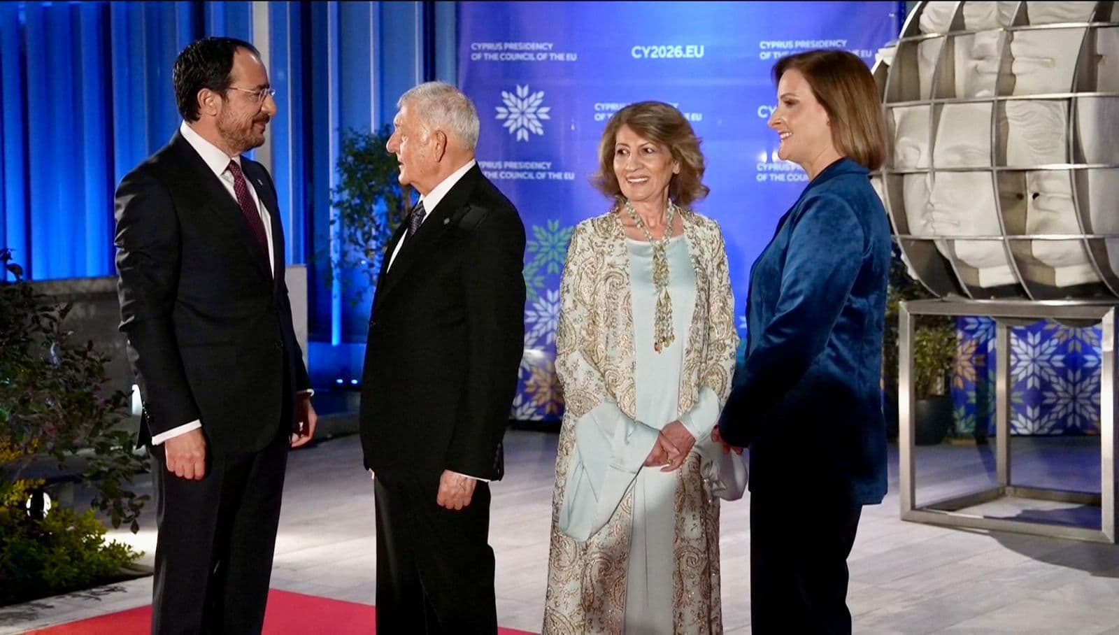 article gallery image