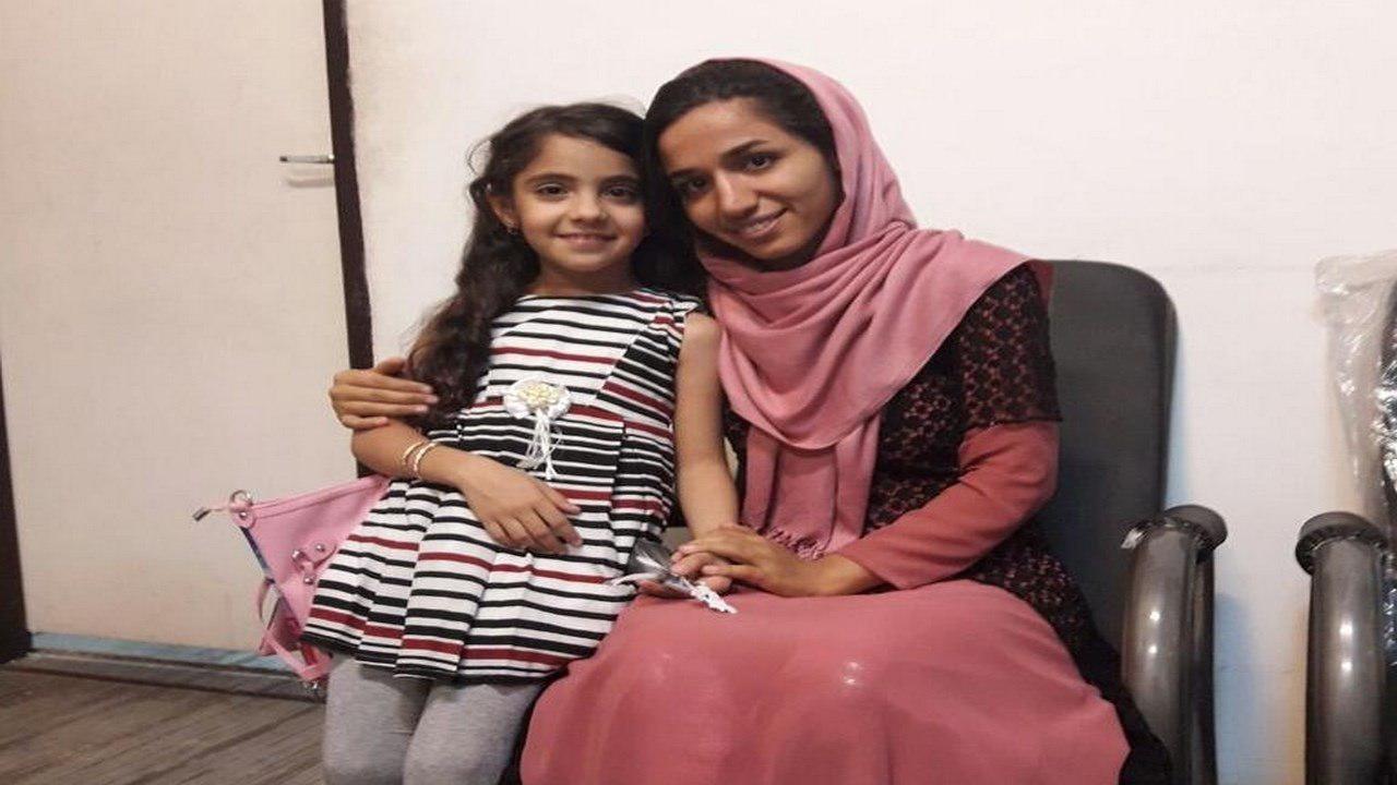 زارا محەمەدی مامۆستای زمانی کوردی و چالاکی مەدەنی خۆی ڕادەستی زیندانی سنە کرد