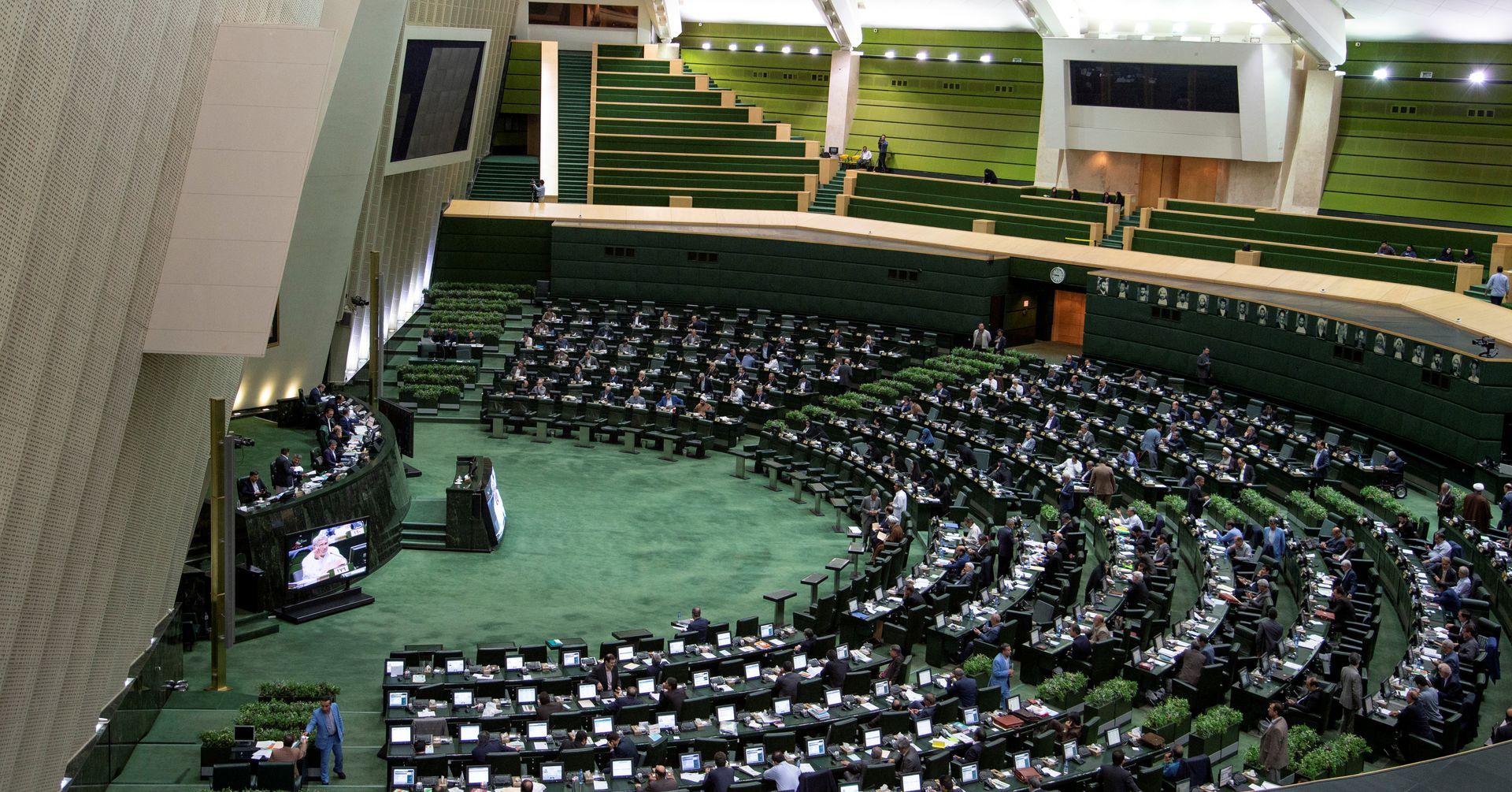 پەرلەمانی ئێران دەنگیدا بە تۆمەتبارکردنی ڕۆحانی بە پێشێلکردنی دەستوری وڵات