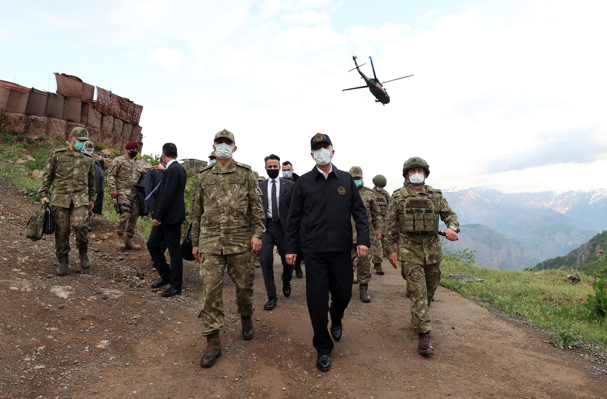 خوڵوسی ئاکار جەخت لە ئەنجامدانی ئۆپراسیۆن لە رۆژئاڤای کوردستان دەکاتەوە