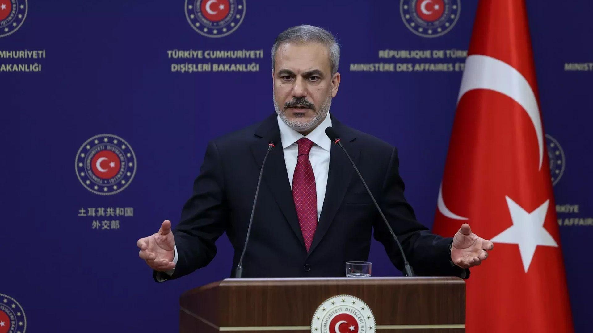 هاکان فیدان بۆ هێزە چەکدارەکانی سوریا: ئەگەر هەنگاو بەرەو دابەشبوون بنێن، دەستوەردان دەکەین