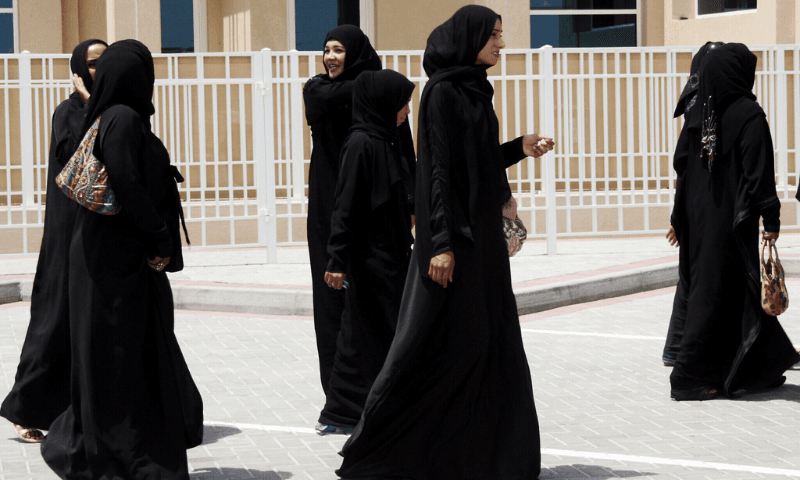 ئەنجومەنی دەوڵەتی فەڕەنسا پشتیوانی بڕیاری قەدەغەکردنی پۆشینی عەبا لە قوتابخانەکاندا دەکات