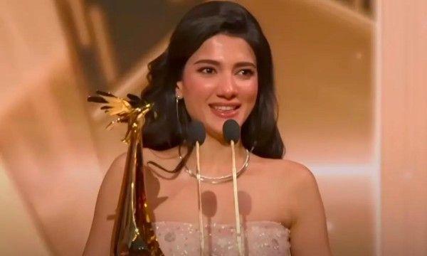 فتاة كوردية تفوز بجائزة المؤثرة المفضلة في Joy Awards 
