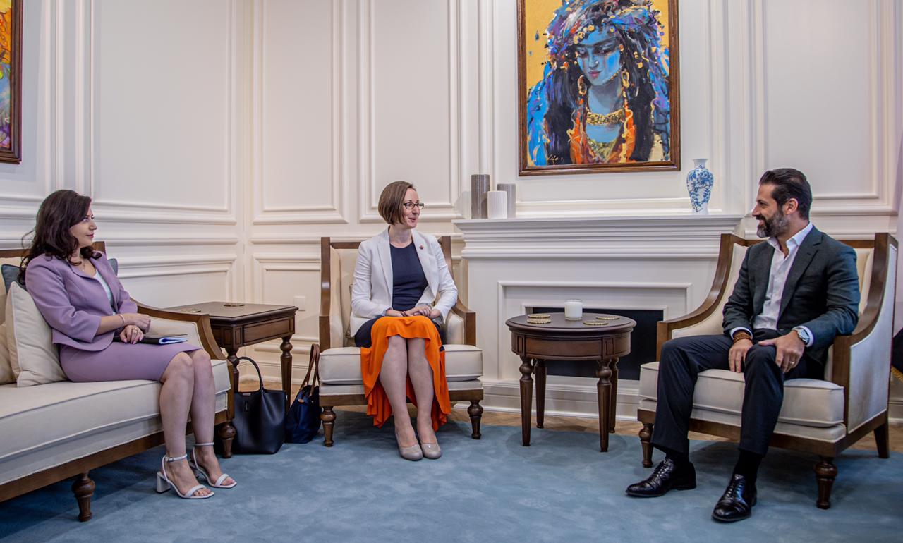 قوباد تاڵەبانی لەگەڵ نوێنەری کەنەدا و کونسوڵی گشتیی ئەڵمانیا کۆبووەوە 