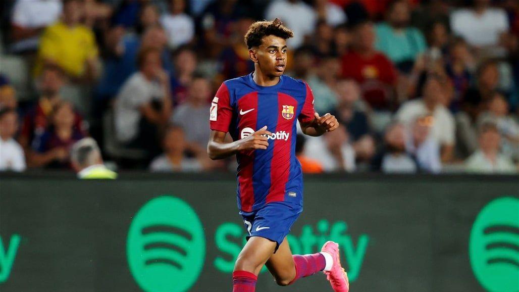 لامين يامال يرتدي حذاء مكتوب أسفله اسم ميسي.. ماذا يقصد؟ 
