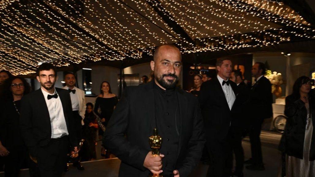 مستوطنون يعتدون على مخرج فلسطيني حائز على الأوسكار