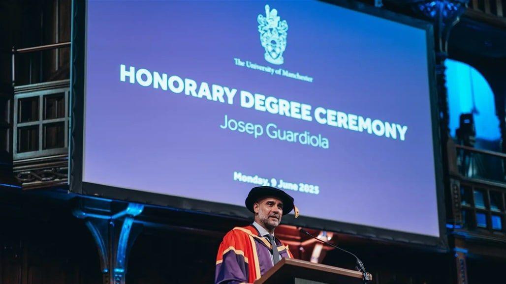غوارديولا يتسلم الدكتوراه الفخرية من جامعة مانشستر