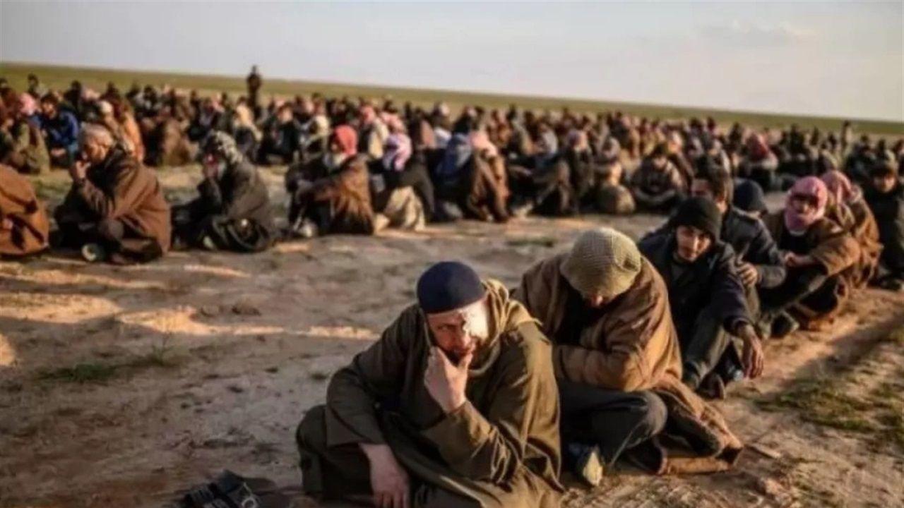 العراق يتسلم 47 فرنسيا من سوريا تمهيدا لمحاكمتهم