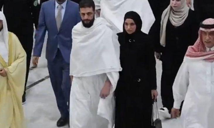 أول ظهور علني لزوجة الشرع خلال أدائهما مناسك العمرة