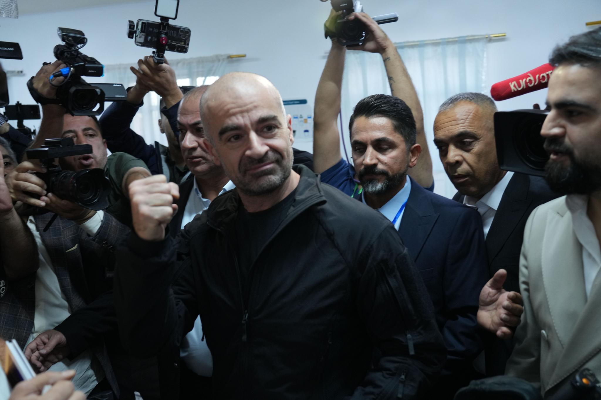 سەرۆك بافڵ بۆ دەنگدەران: زوو وەرن دەنگ  بدەن