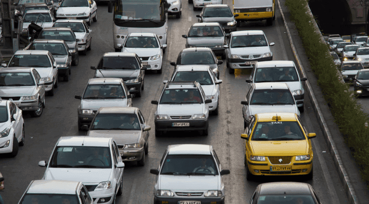 امتعاض ايراني من رفاهية الفرد العراقي: سيارات عمالهم أفضل من سيارات مدرائنا