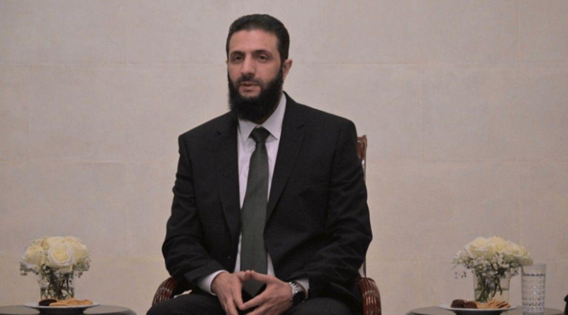 ببدلة رسمية وربطة عنق.. الشرع يصوب نحو الميليشيات الإيرانية في سوريا
