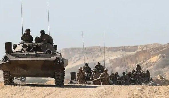 إيران تبدأ مناورات عسكرية قرب الحدود العراقية