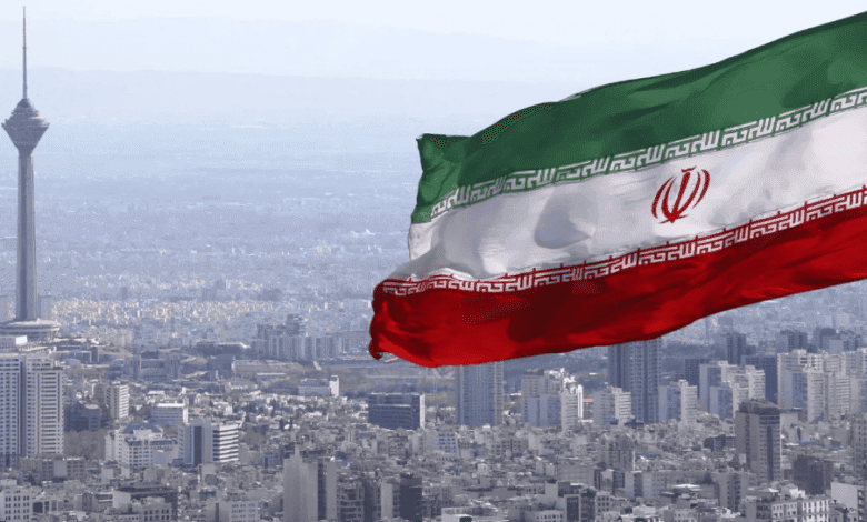 إيران تدين "النزعة العنصرية" لقرار ترامب منع السفر إلى الولايات المتحدة