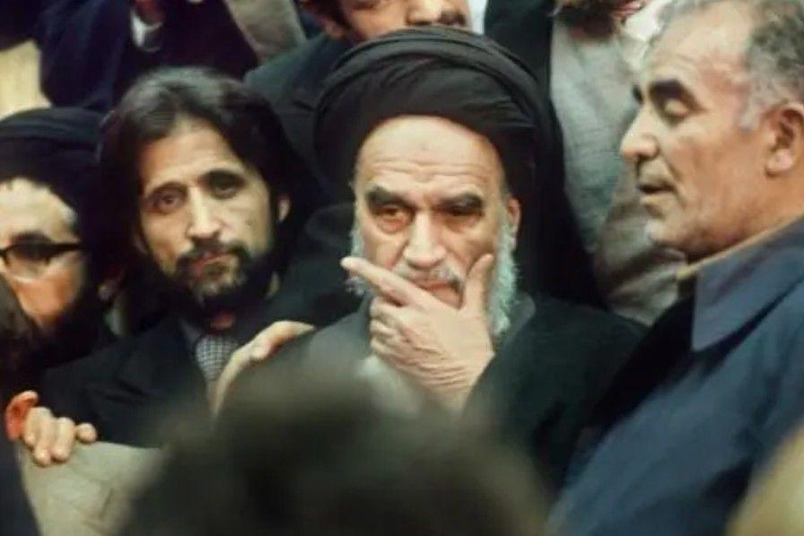 أول وزير للحرس الثوري عن الإمام الخميني: هل من المفترض أن نبقى ألف عام بلا علاقة مع أمريكا؟