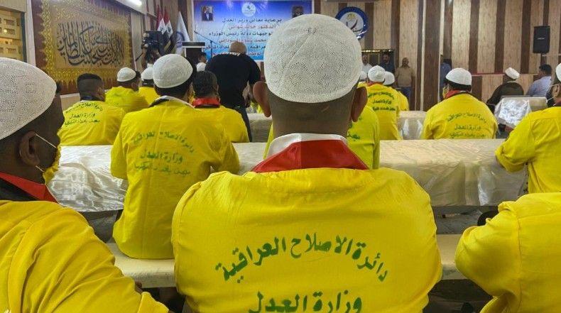 العدل تعلن تخرج 40 نزيلاً بأعمار مختلفة من محو الأمية