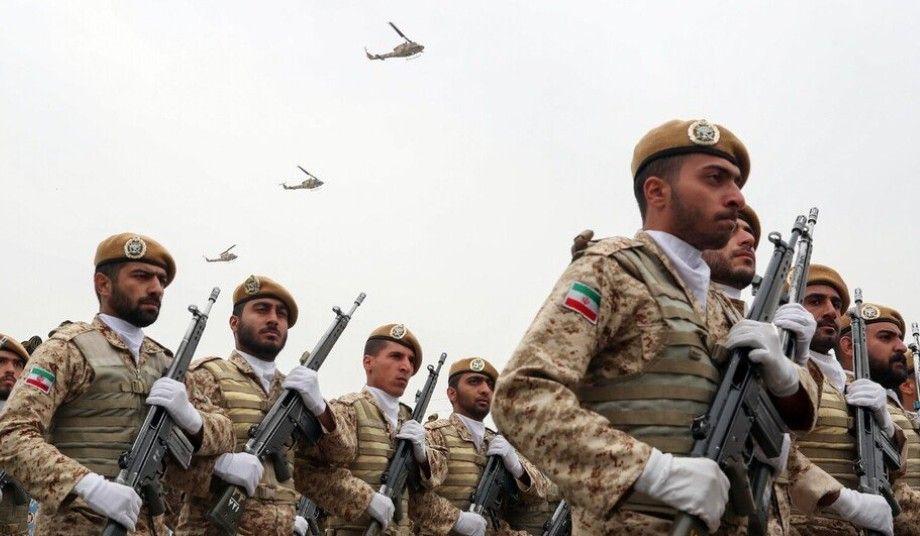 الجيش الإيراني: القوات المسلحة تلقت الأوامر لتنفيذ عقاب شديد بحق المعتدين