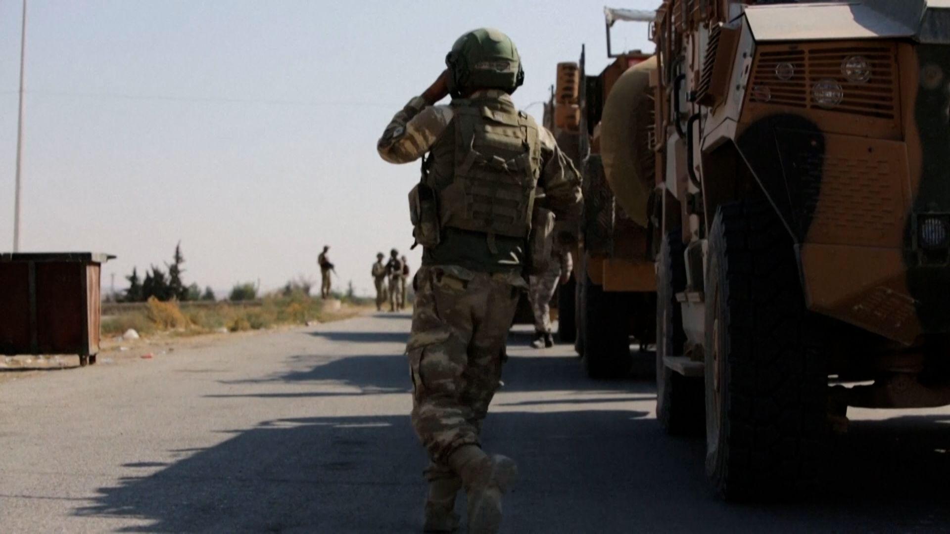 سوپای توركیا تانك و زرێپۆشی زیاتر رەوانەی سنووری كۆبانێ دەكات