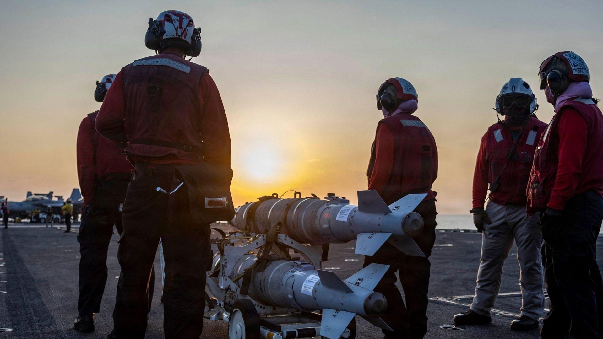 نیویۆرک تایمز: لە دوو رۆژی جەنگەکەدا بە بەهای 5.6 ملیار دۆلار چەک دژی ئێران بەکارهێنراوە 