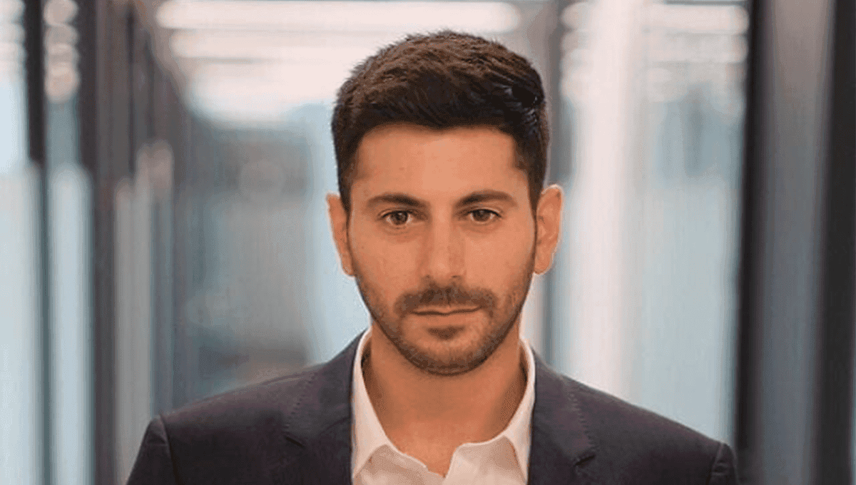 کەناڵی 13ـی ئیسرائیل: لەبەر ناکۆکی لەگەڵ سارای هاوسەری ناتانیاهۆ وتەبێژی سەرۆک وەزیران بەنیازە دەست لەکارەکەی بکێشێتەوە