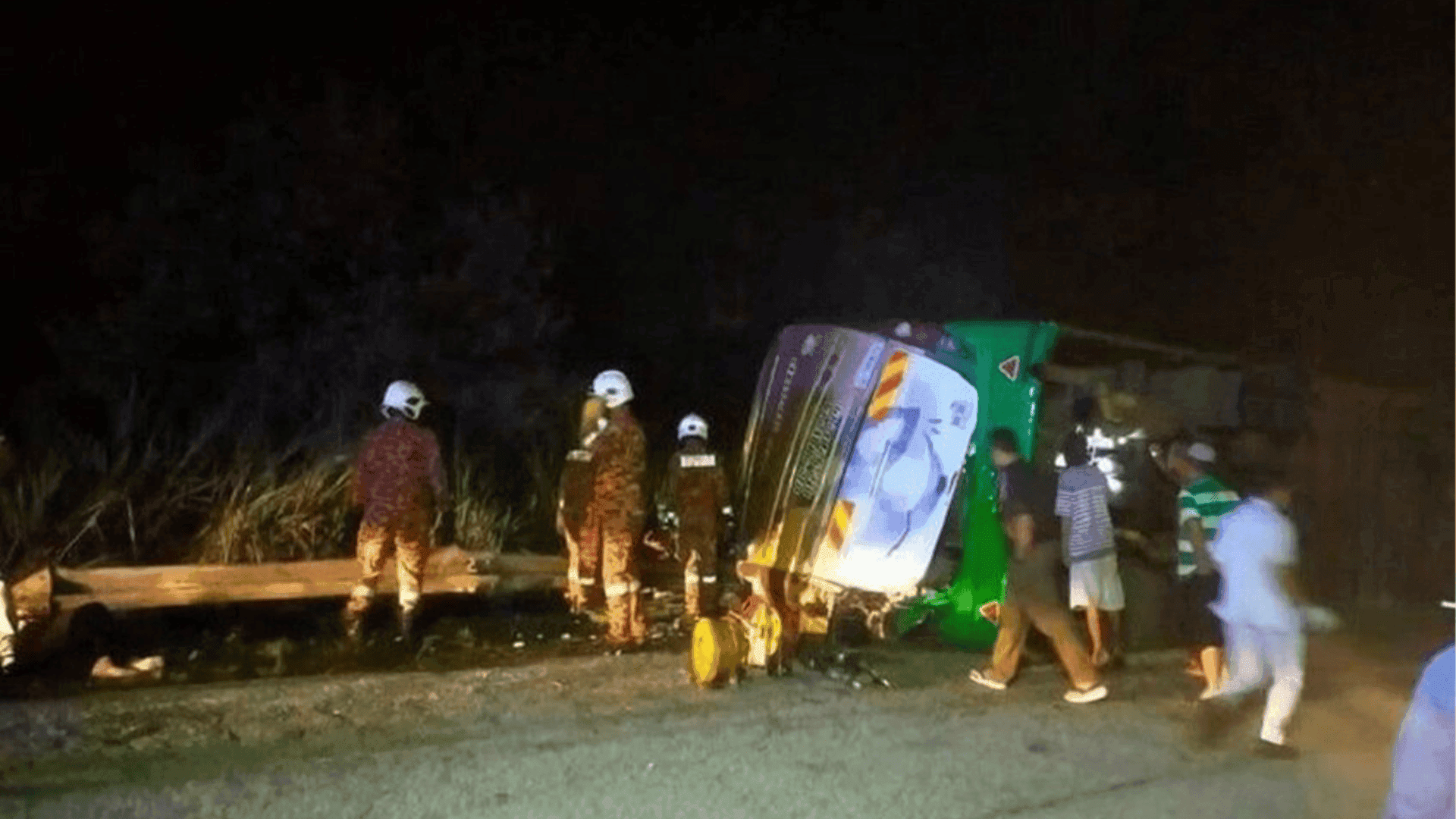 مالیزیا.. بەهۆی ڕووداوێکی هاتوچۆوە 15 کەس گیانیان لەدەستدا