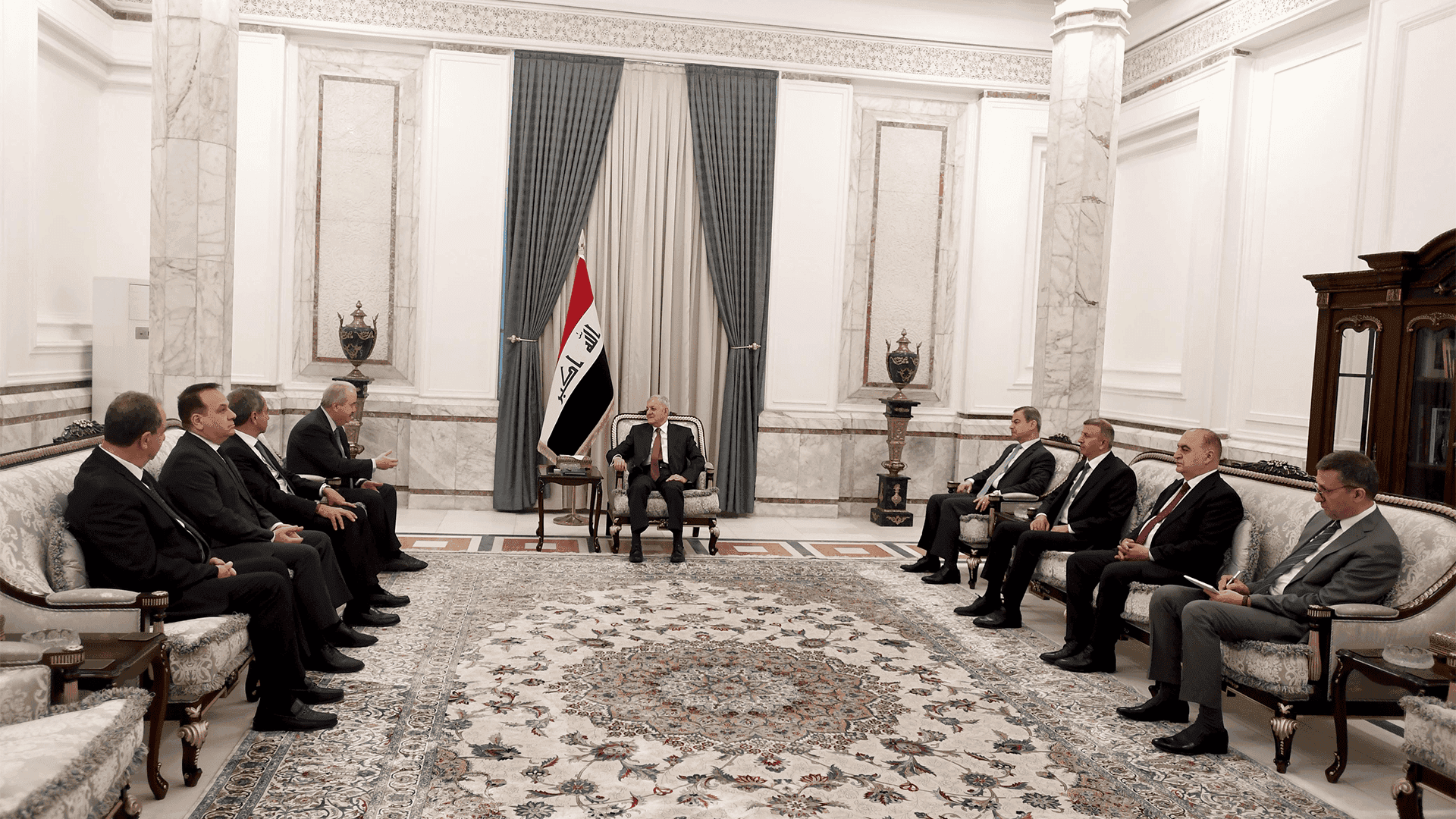 سەرۆک کۆمار پێشوازی لە وەزیرانی دارایی و ووزەی لوبنان کرد