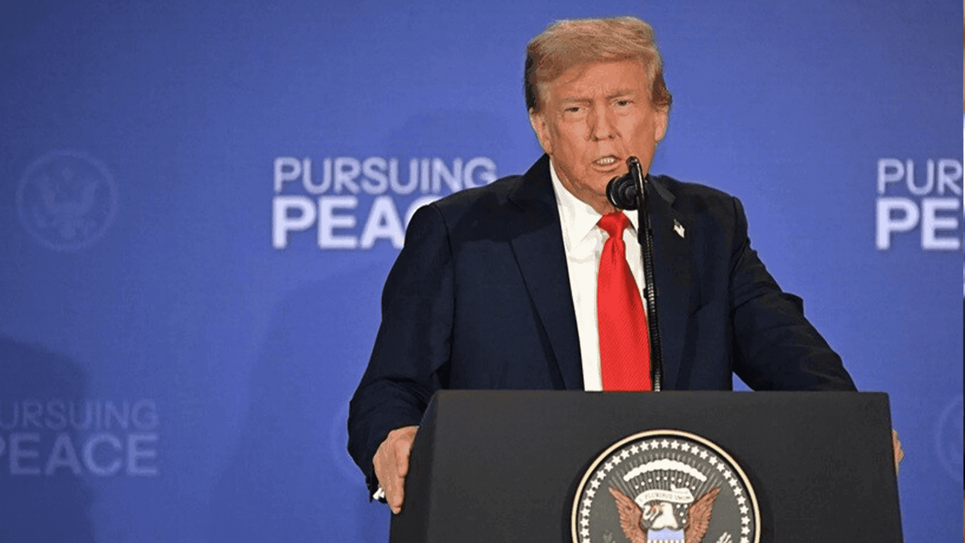 ئەکسیۆس: ترەمپ خوازیارە 22ی مانگ لەگەڵ پۆتین و زێلێنسکی کۆببێتەوە