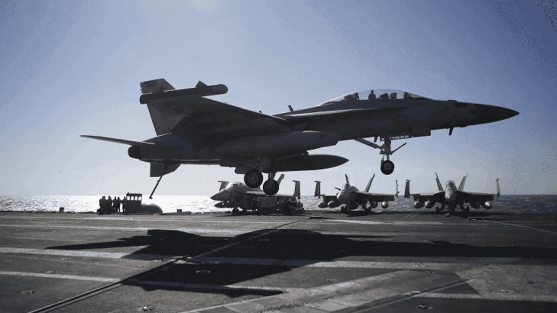 ئەمریکا فڕۆکەیەکی گرانبەهای جەنگی لە دەریای سور لەدەستدا